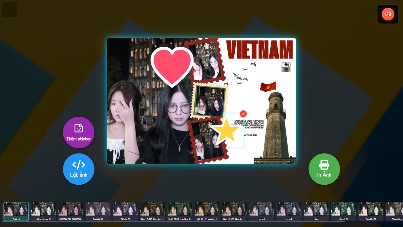 Khách dán sticker lên ảnh